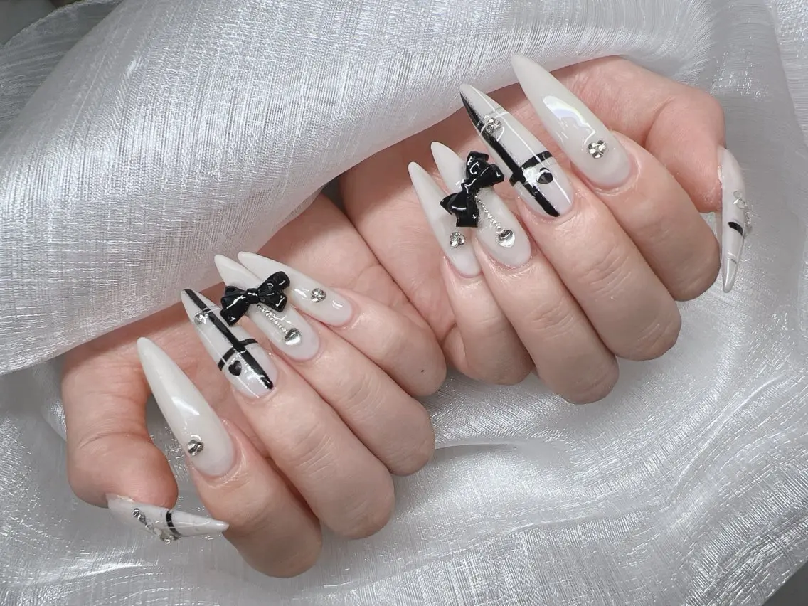 ネイル 長さ出し グラデーション 卒業式 キラキラネイル マグネットネイル ハンドネイル Lee Nails チップ長さだし専門店のネイルデザイン