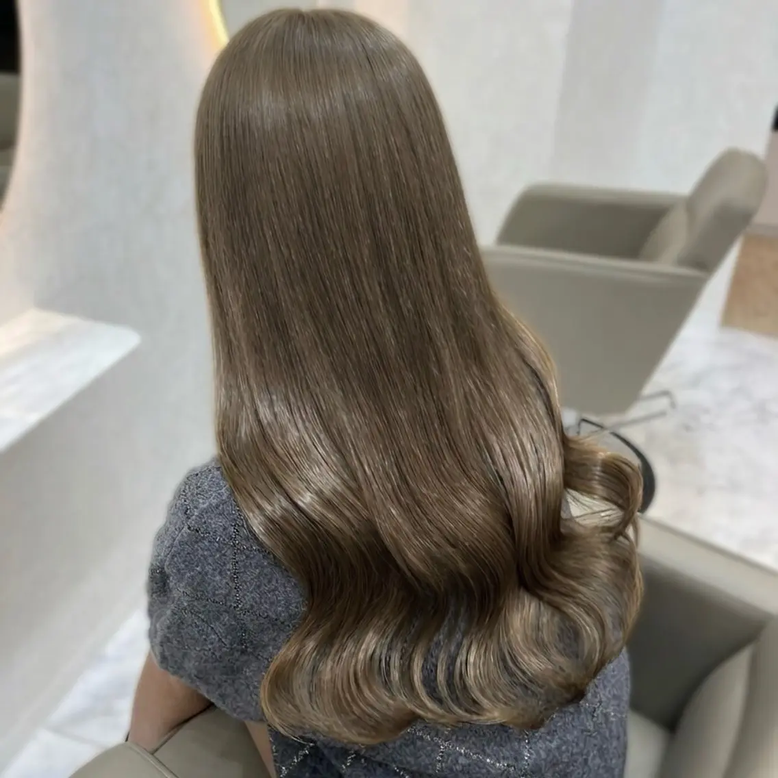 ロング カラー ブリーチ グレージュ ブリーチなしカラー オリーブグレージュ オリーブグレー ヘアカラー トリートメント 🦋Yui🦋透明感 /ベージュ/Wカラーのヘアスタイル