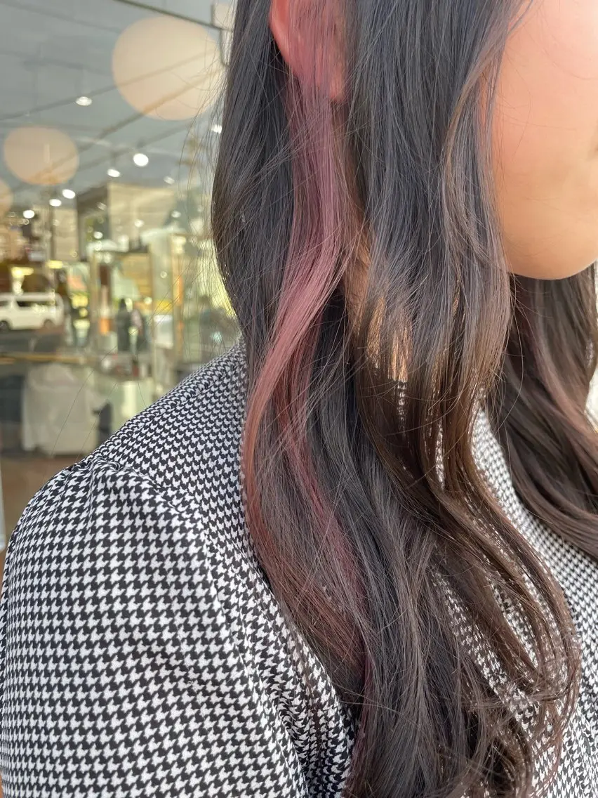 ロング カラー ベージュカラー インナーカラー ピンクカラー ピンクベージュ Canon/ インナーカラー/小倉のヘアスタイル