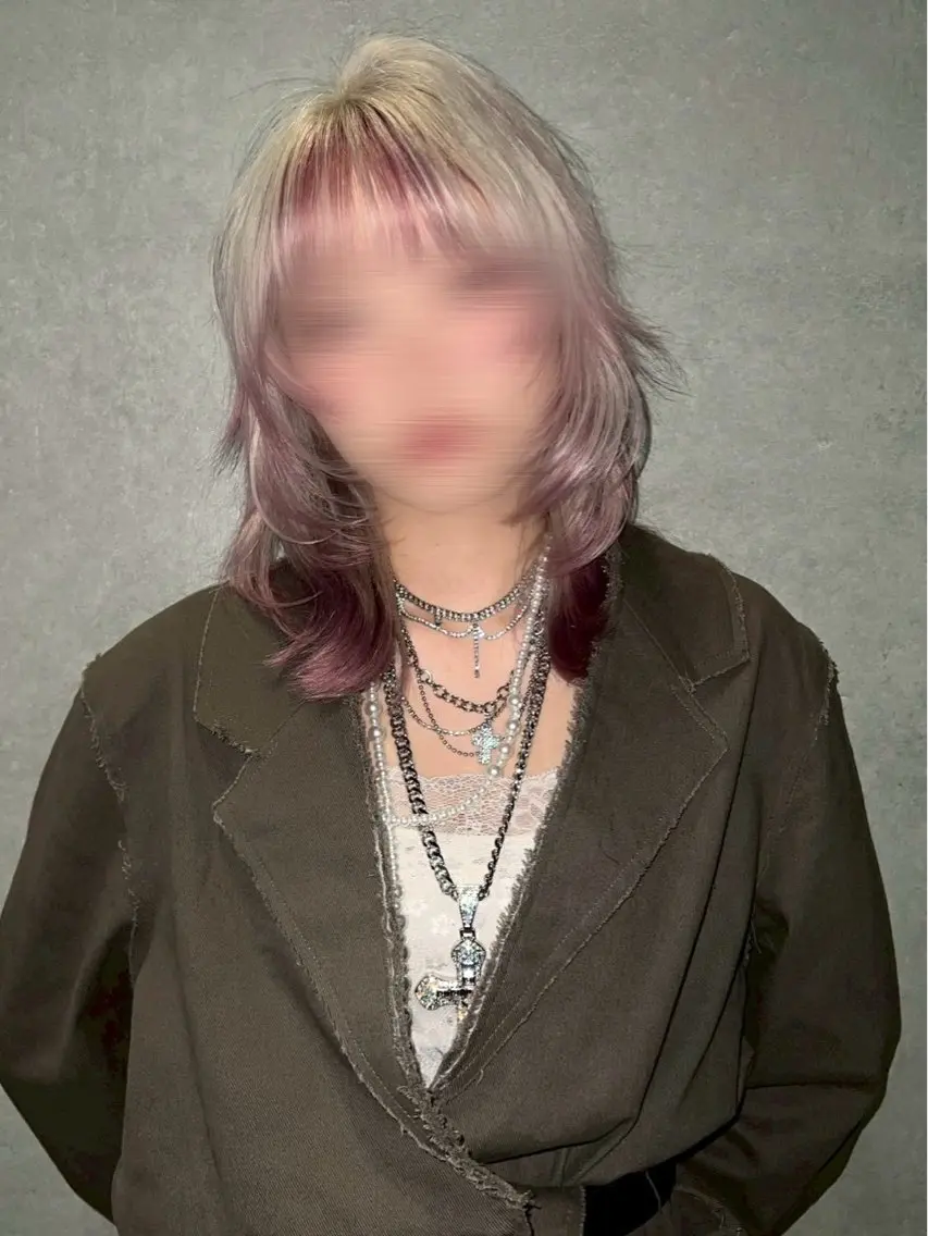 セミロング カラー MOMOKA LUCK TOKYOのヘアスタイル