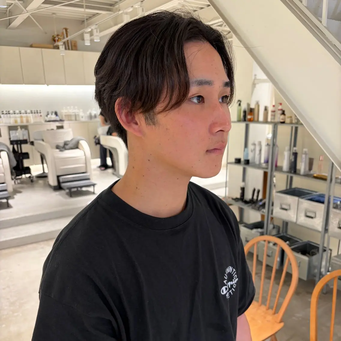 メンズ センターパート カット 周東 芽依のヘアスタイル