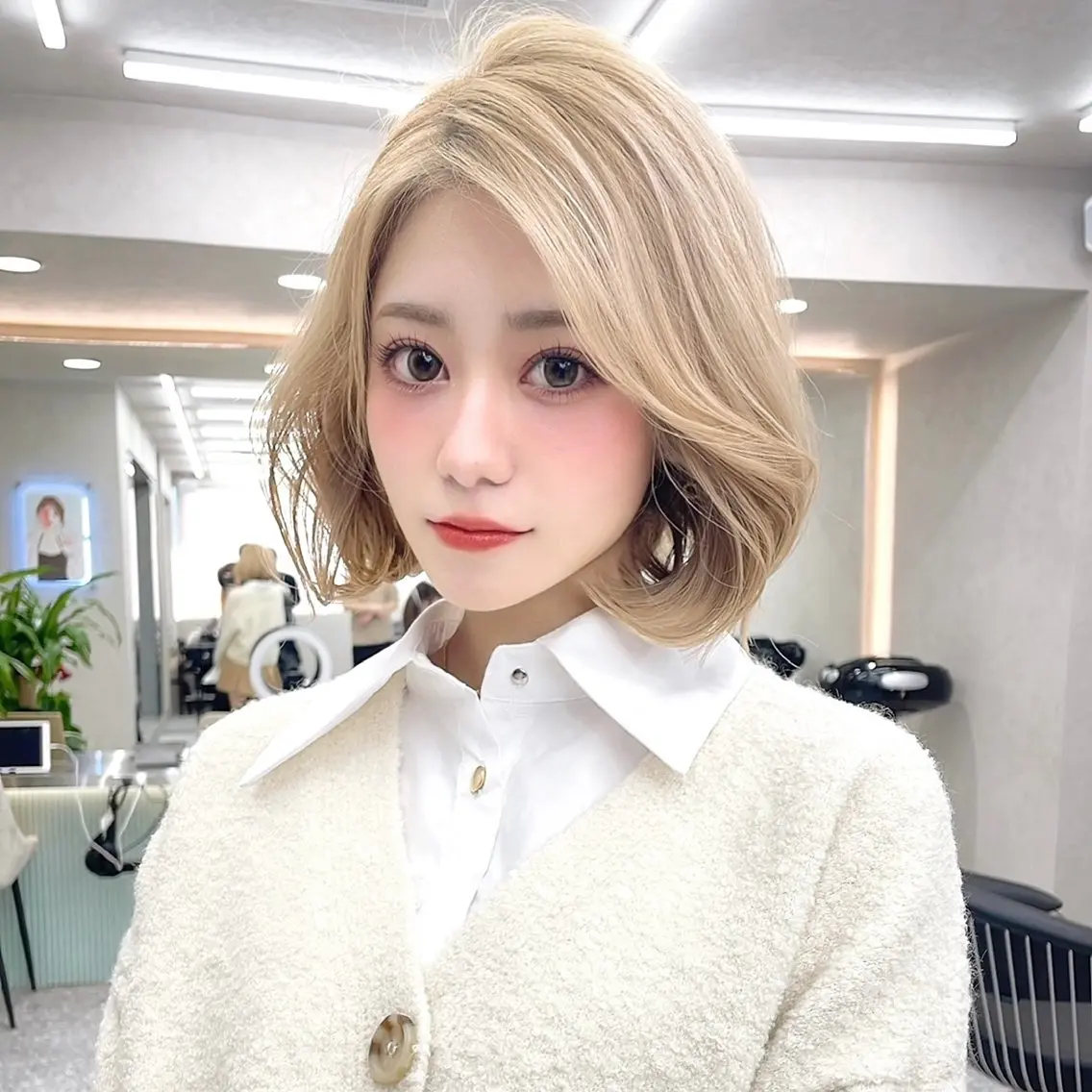 ショート カラー ヘアカラー トリートメント Lond Le'a /ハイトーンカラーのヘアスタイル