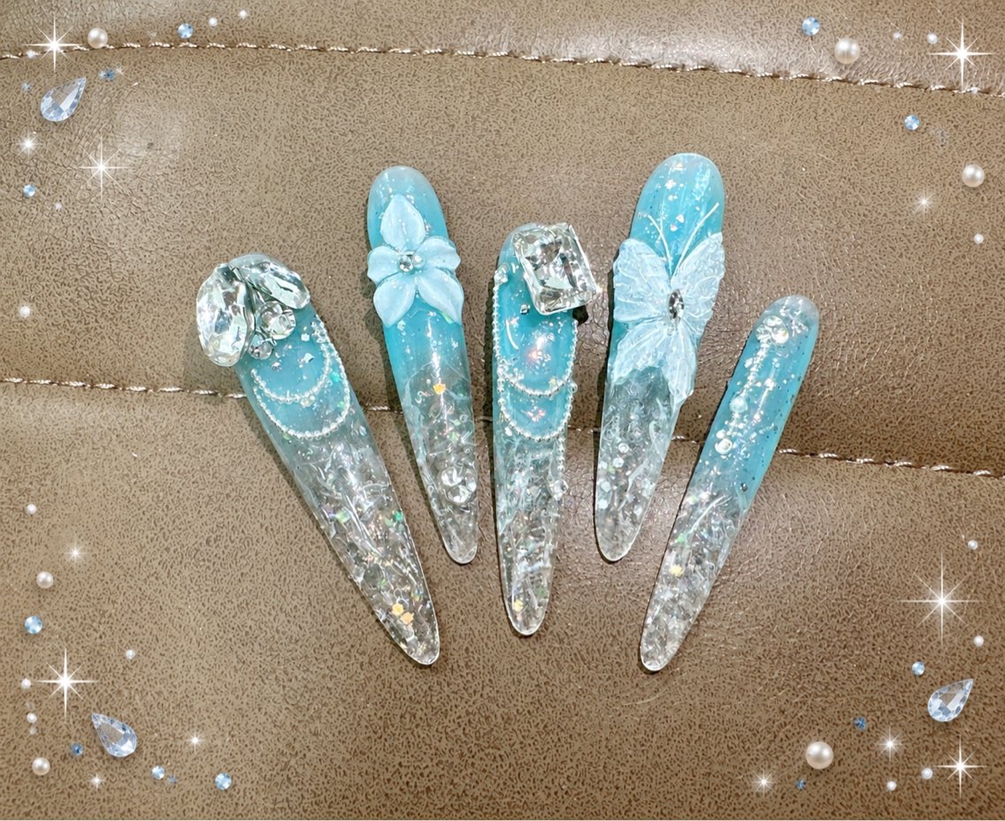 ネイル チークネイル 長さ出し ガーリー 韓国ネイル マグネットネイル Lyn Nailのネイルデザイン