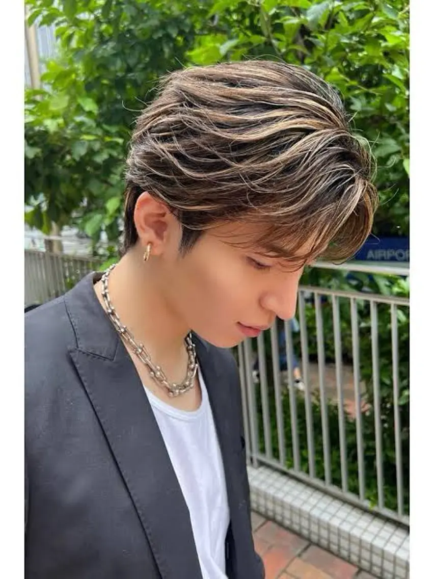 ⭐️メンズ限定🌟ハイライトメッシュ+カット🌟2回目以降のブリーチ+¥4400の写真