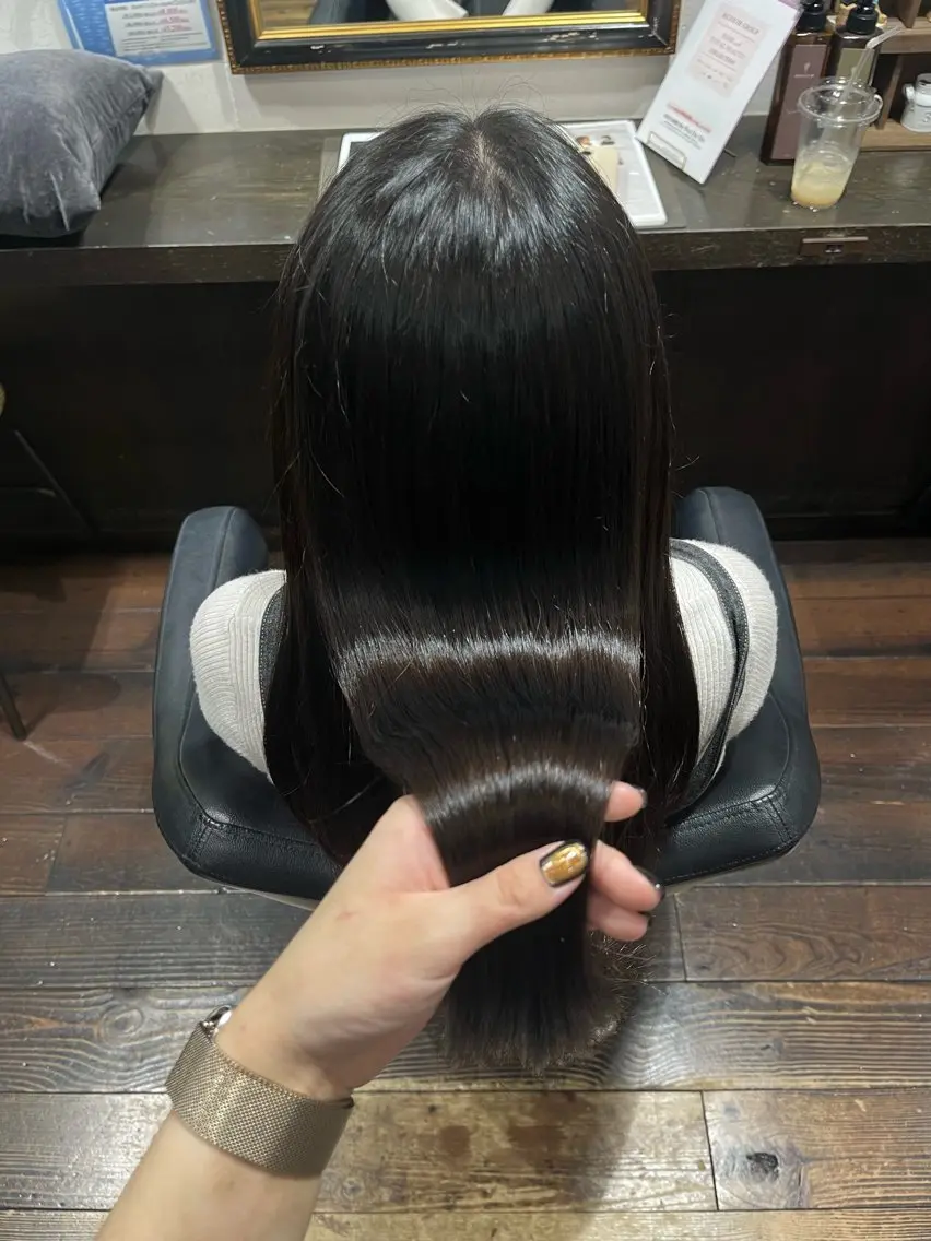 ロング 艶感カラー✨透け感カ ラー🫧小林蕗湖のヘアスタイル