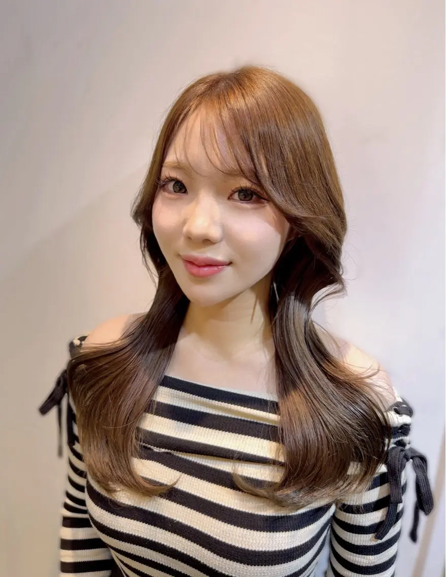 ミディアム カラー くびれヘア 🩵髪質改善🩵 韓国ヘア🩵花澤みりのヘアスタイル