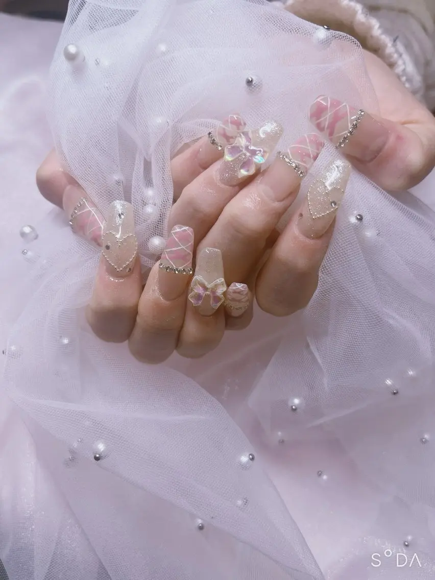 ネイル ハンドネイル CARAT カラットのネイルデザイン