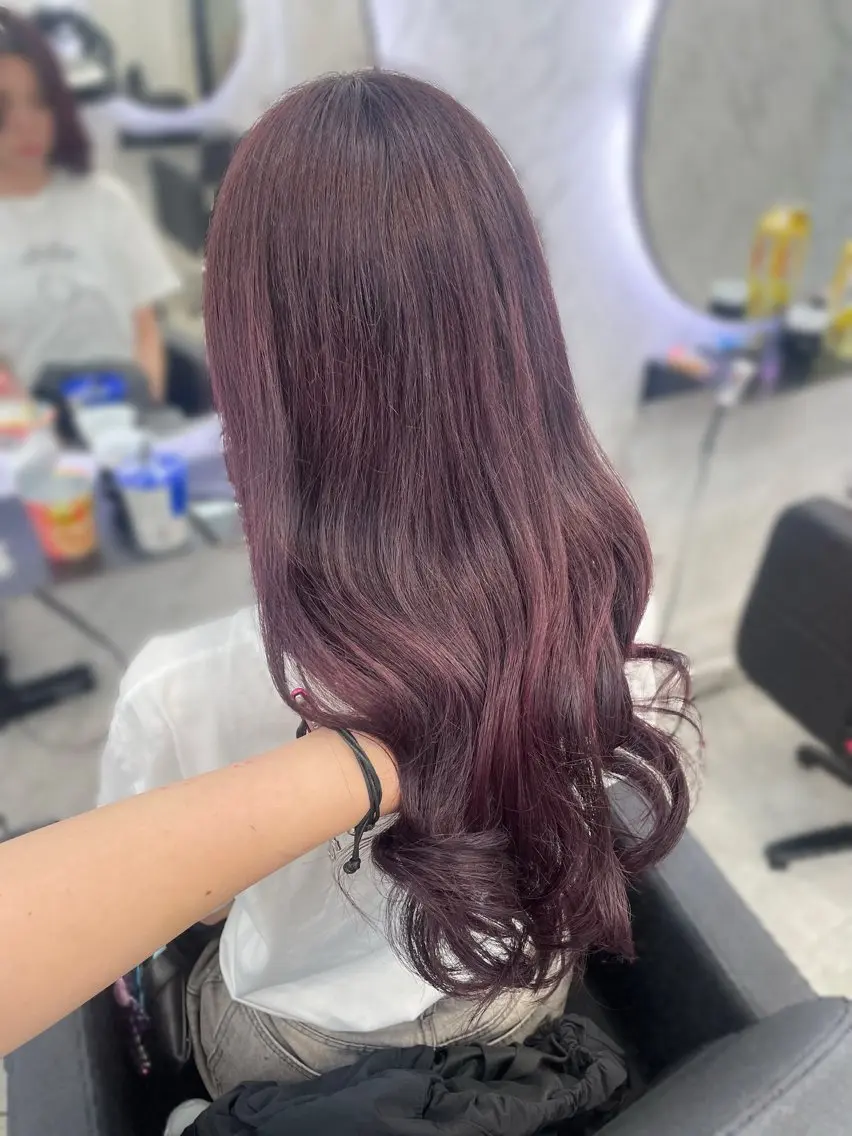 ロング カラー カシス ピンクカラー 韓国ヘア🎀 /♡𝓝𝓸𝓪♡のヘアスタイル