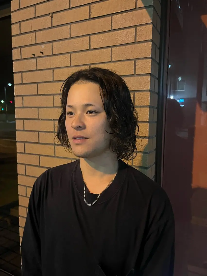 ミディアム パーマ 内尾 十蔵のヘアスタイル