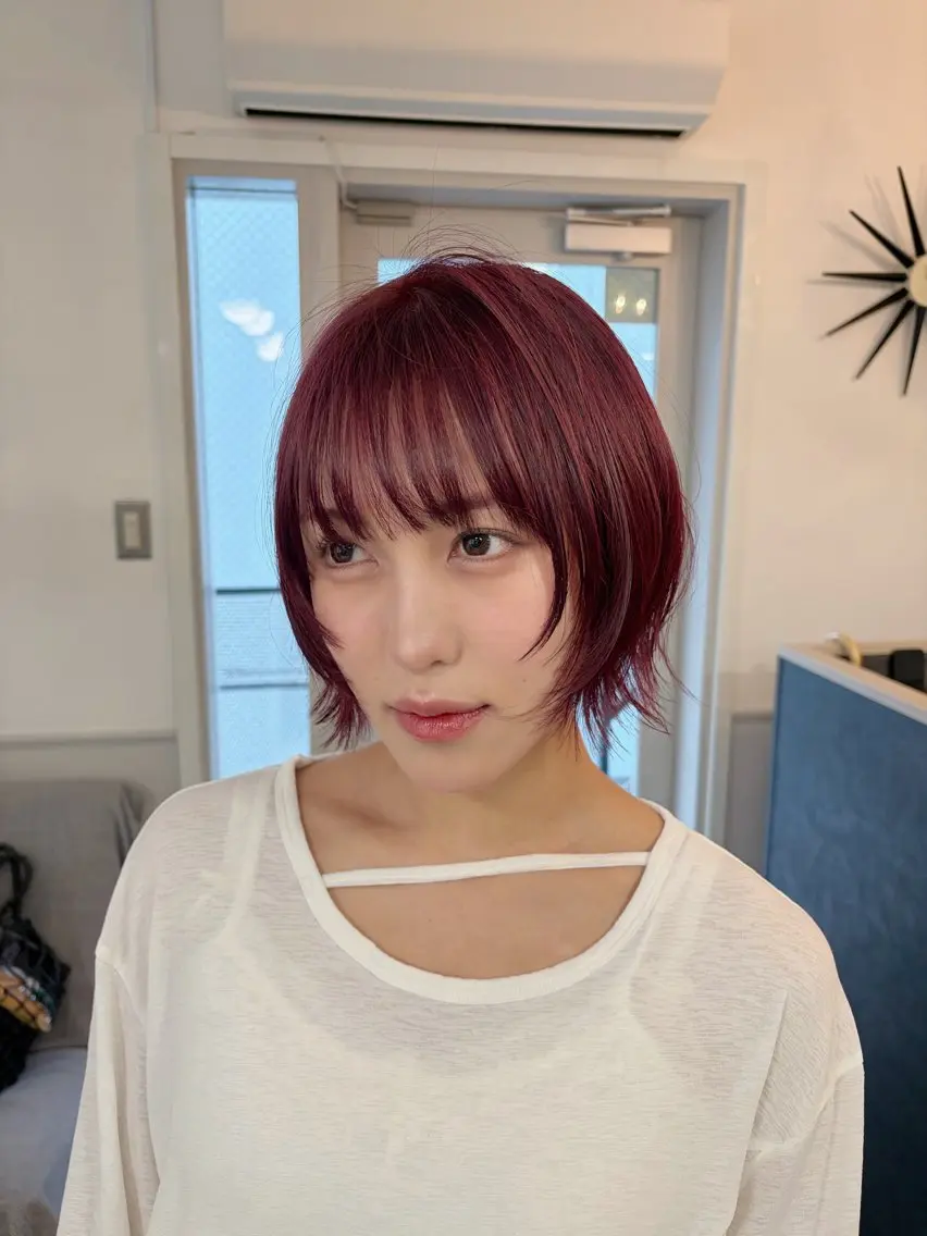 ショート カラー レッドカラー エクステ レイヤーカット 似合わせカット ショートヘア ヘアカラー girly/ヘア メイクMitsukiのヘアスタイル