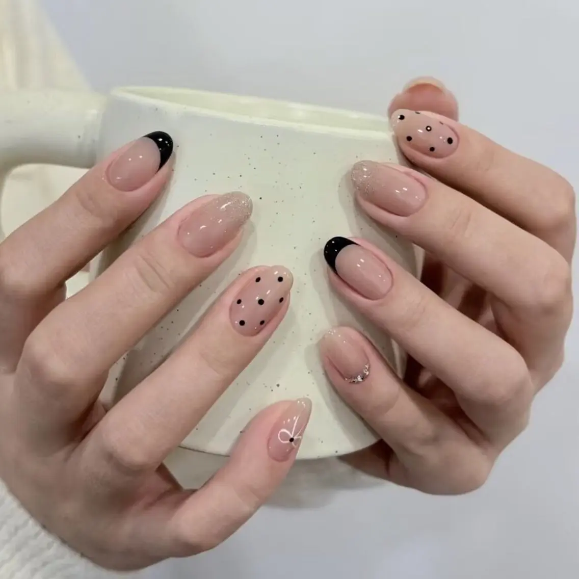 ネイル アートネイル オーロラネイル クリアネイル 長さ出し フラッシュネイル ハンドネイル Plouta Nailsalonのネイルデザイン