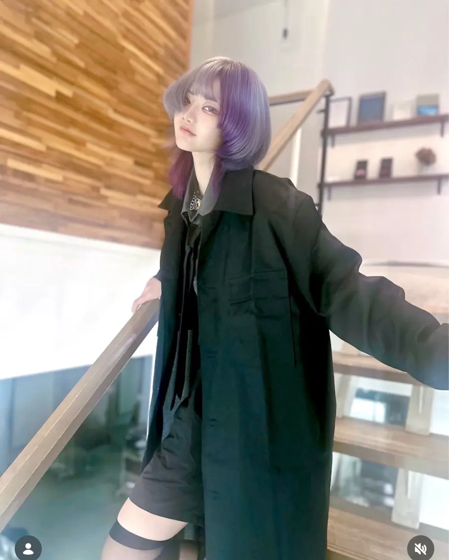 セミロング カラー パープルカラー シルバー 顔周りカット レイヤーカット ウルフカット 髙木 利央のヘアスタイル