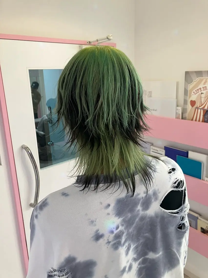 カラー メンズ メイ ☪️のヘアスタイル