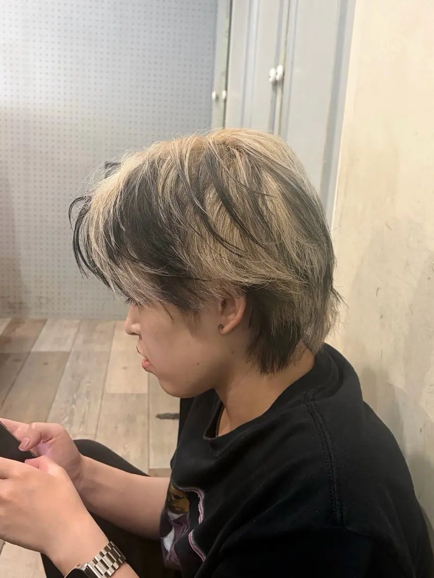 ショート カラー デザインカラー カット ヘアカラー 盛れるレイヤー× ウルフMari🪽のヘアスタイル