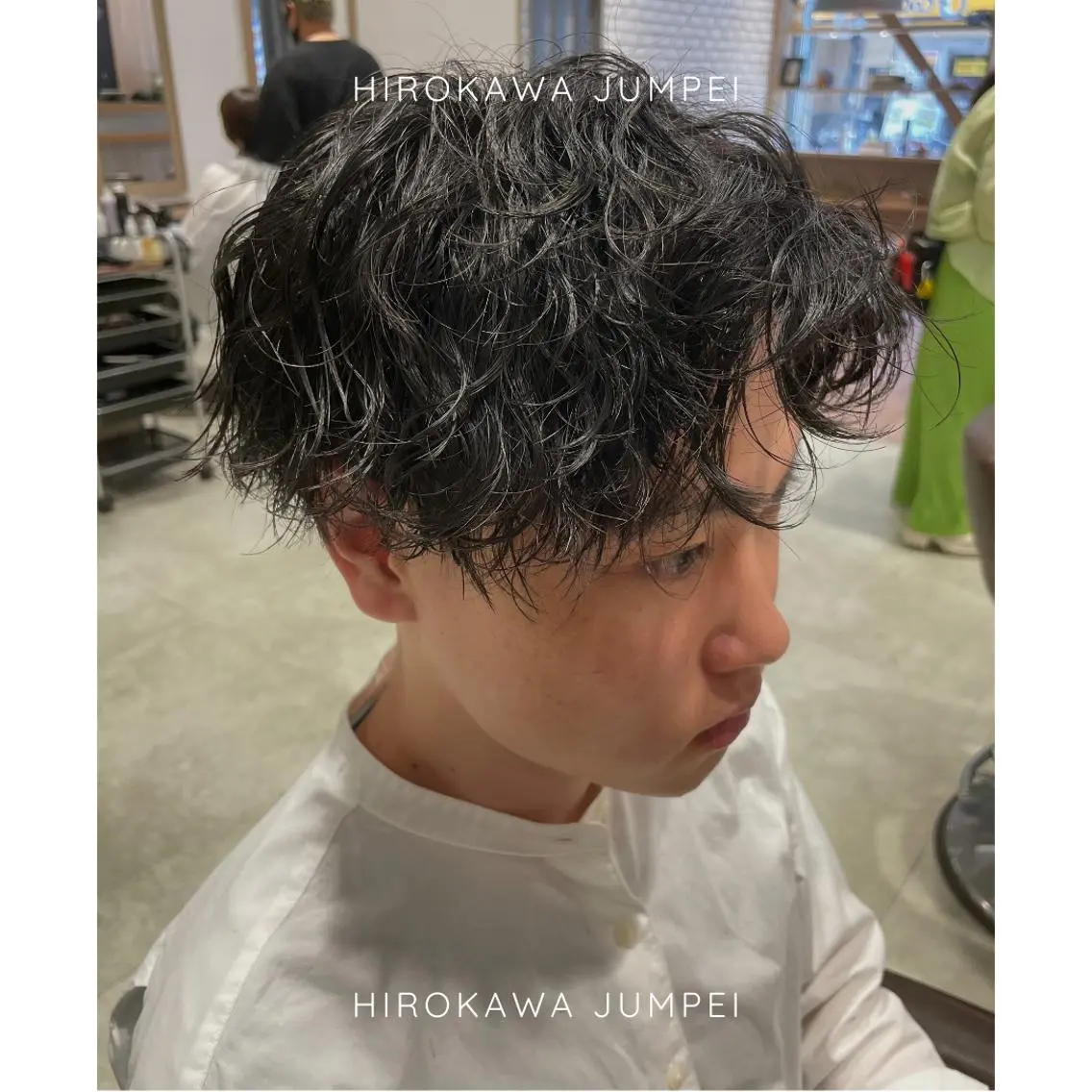 カット＋スパイラルパーマ (トレンドっぽい、無造作なスタイル)の写真