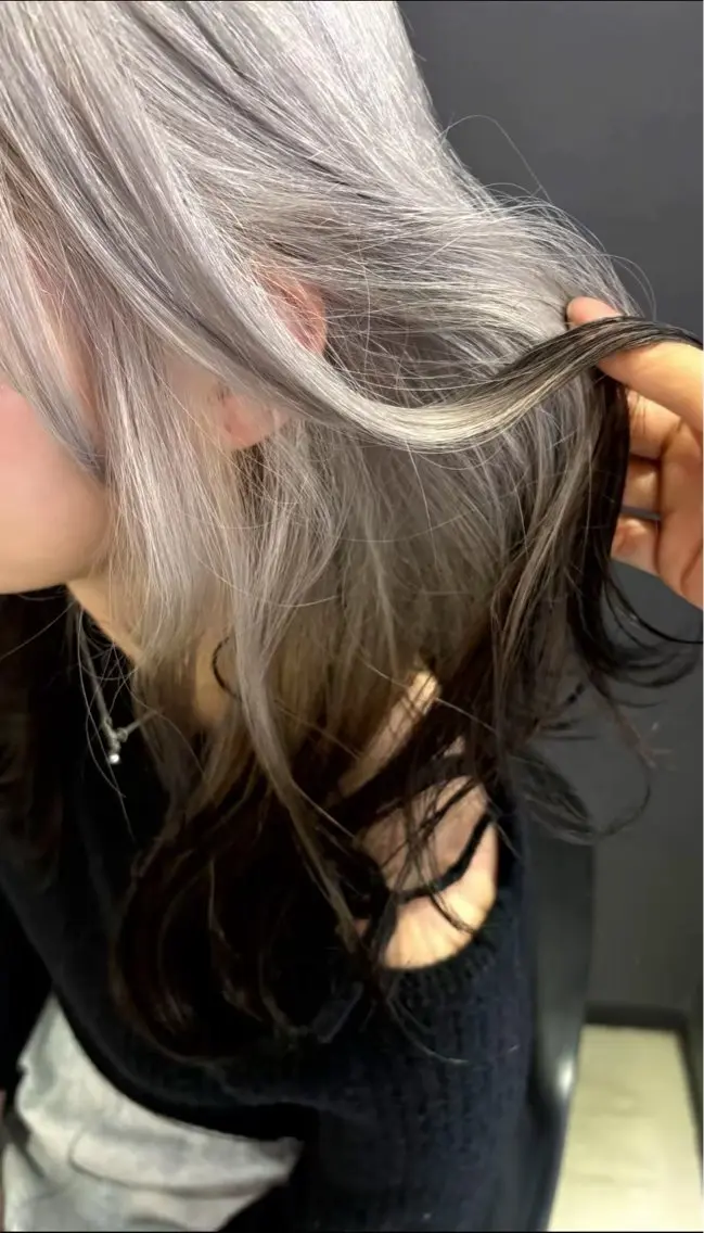 ロング カラー デザインカラー ヘアカラー デザインカラー/ハイ トーン/konomiのヘアスタイル