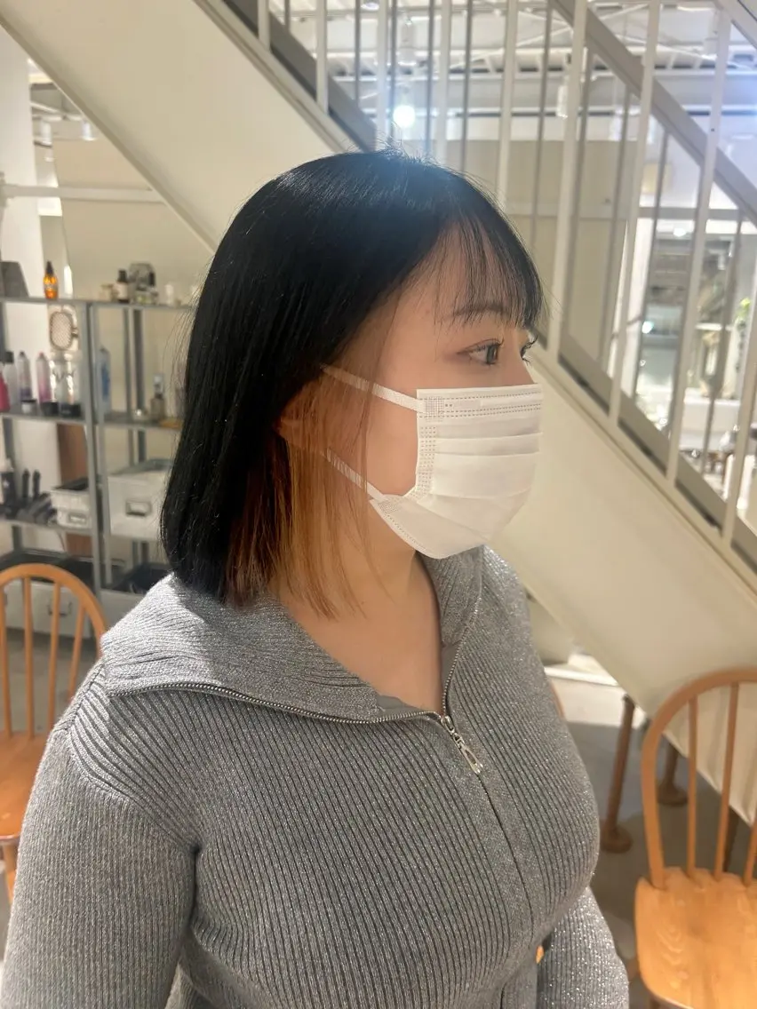 ショート カラー ベージュカラー ブリーチ イヤリングカラー 縮毛矯正 ヘアカラー 篠原 若奈のヘアスタイル