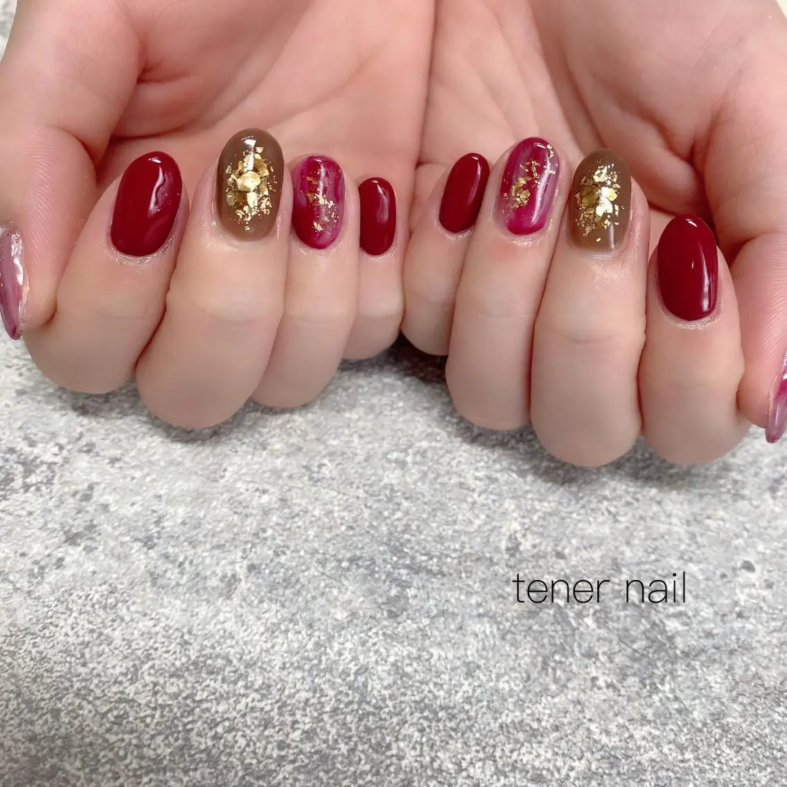 ネイル ニュアンスネイル 赤色 テネルネイル tener nailのネイルデザイン