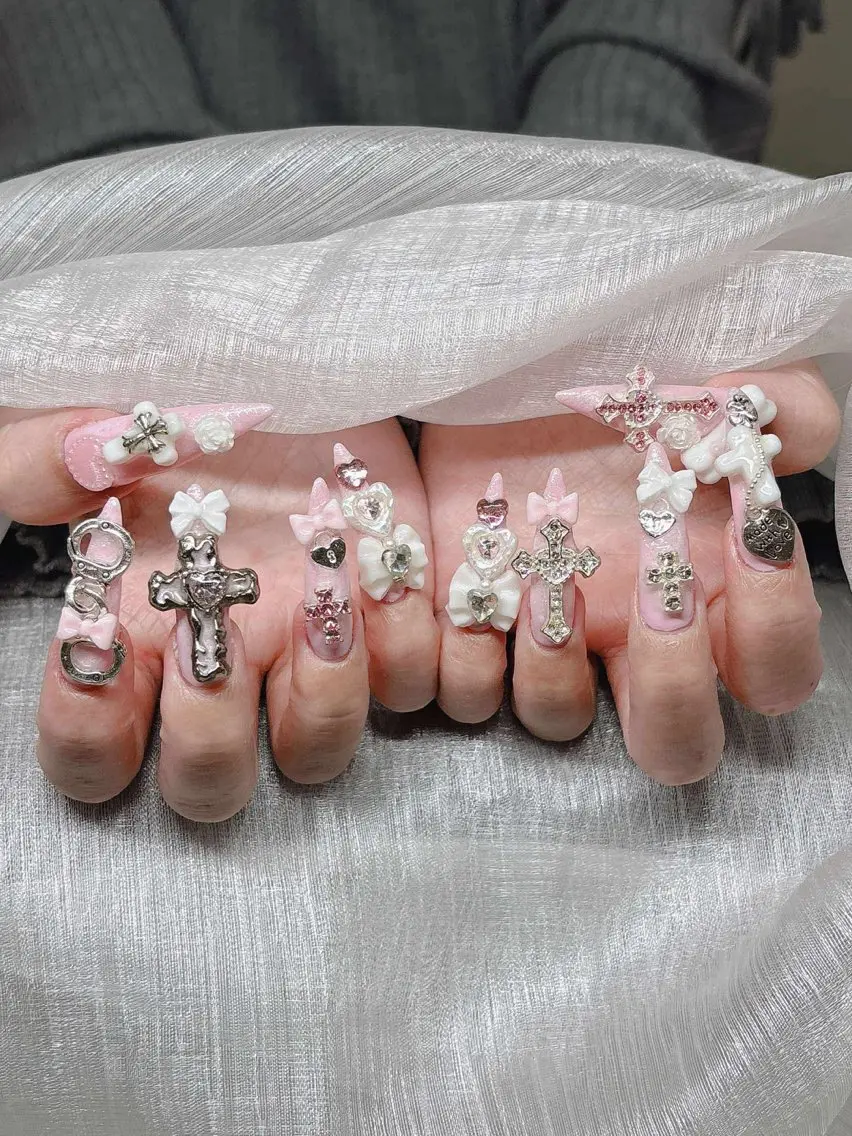 ネイル 長さ出し グラデーション 卒業式 キラキラネイル マグネットネイル ハンドネイル Lee Nailsのネイルデザイン