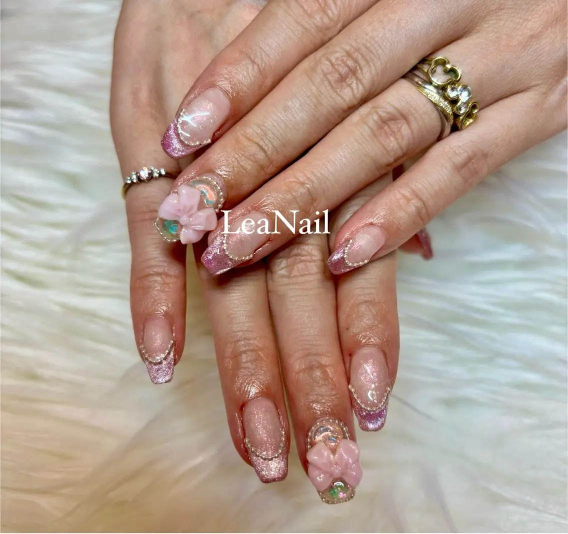 ネイル フレンチネイル マグネットネイル マグネットフレンチ リボン Lea Nailのネイルデザイン