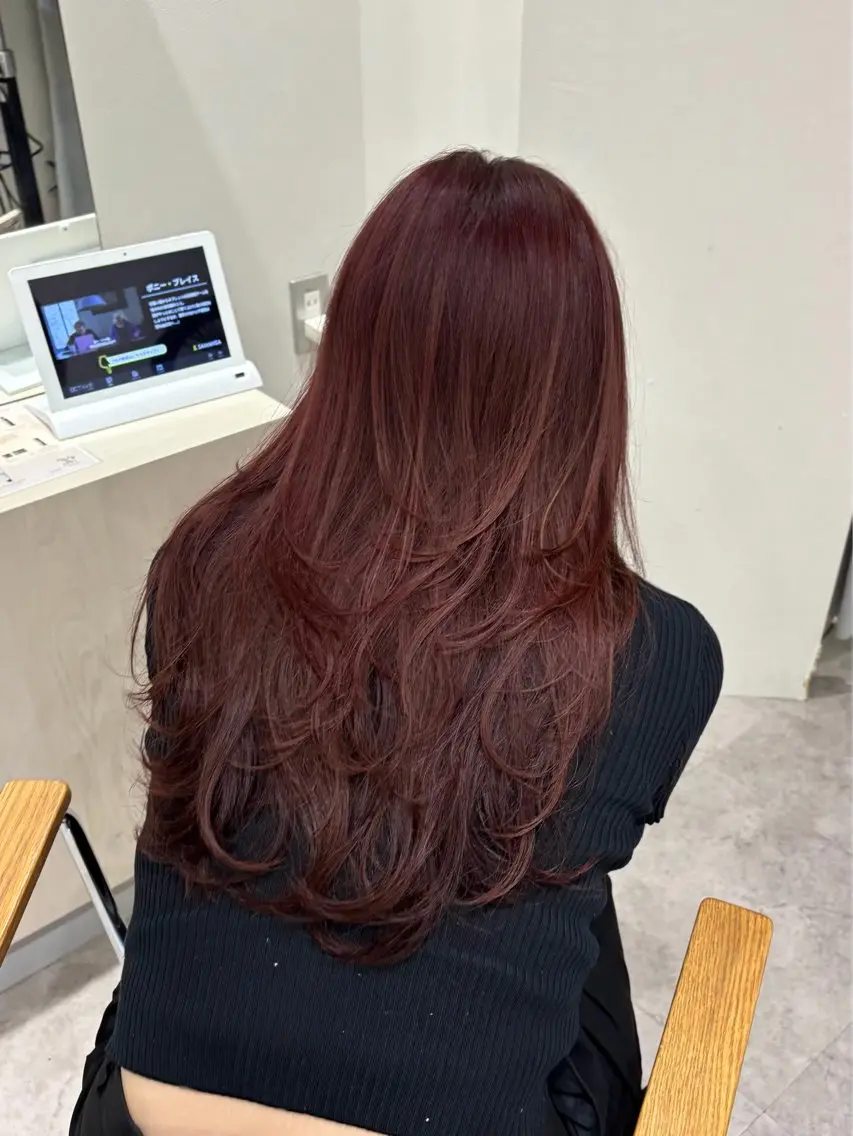 ロング カット ヘアカラー トリートメント SYUMA .のヘアスタイル