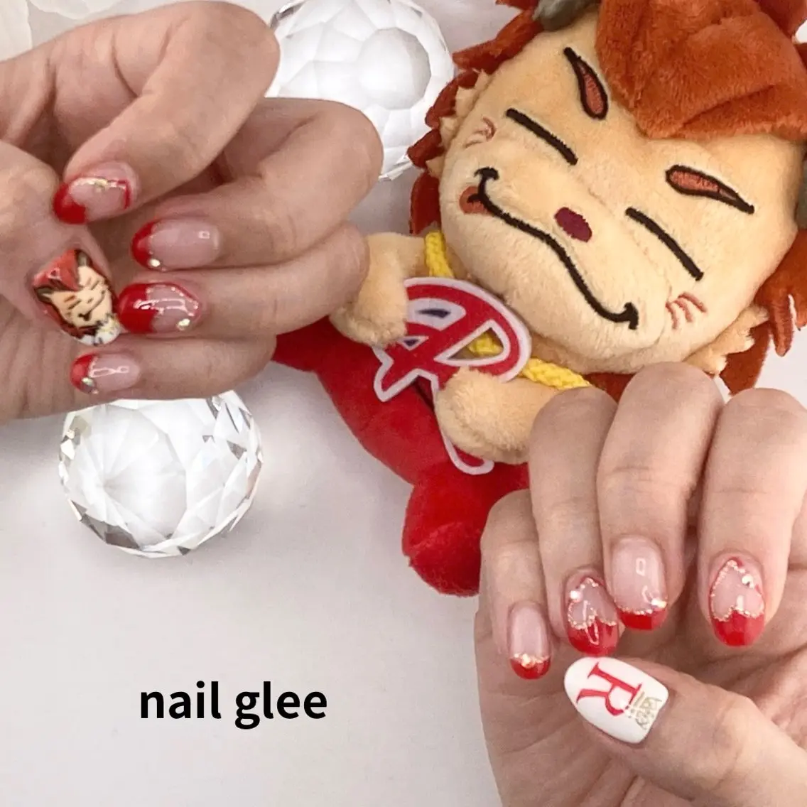 ミディアム ハンドネイル RISA nail gleeのネイルデザイン