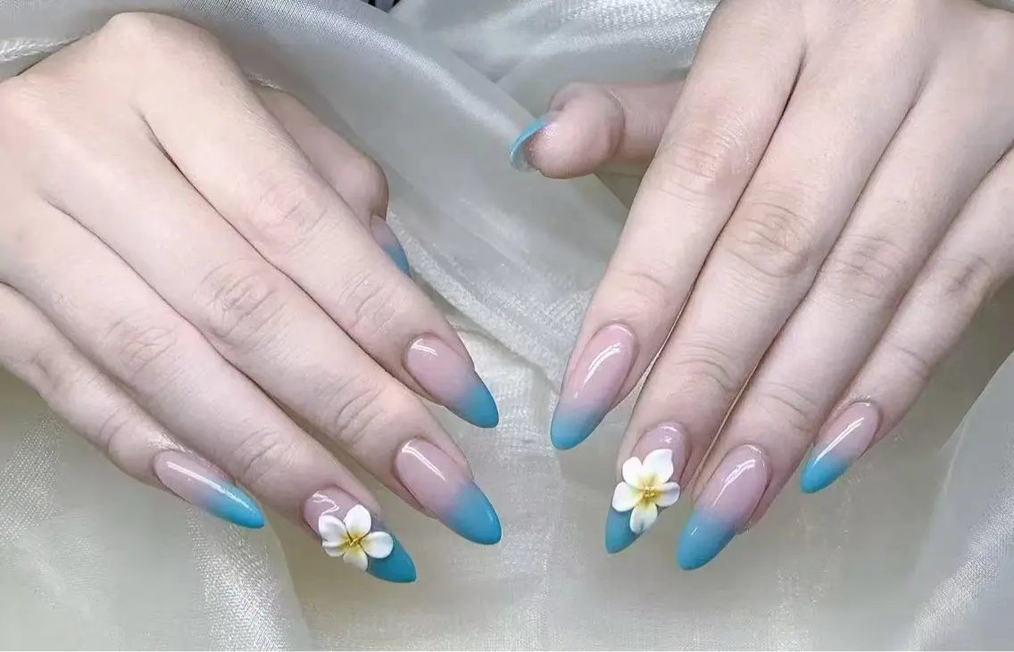 ネイル アートネイル ブルー グラデーション キラキラネイル 夏ネイル ラベンダー💖日暮里 ルル💖ネイルのネイルデザイン