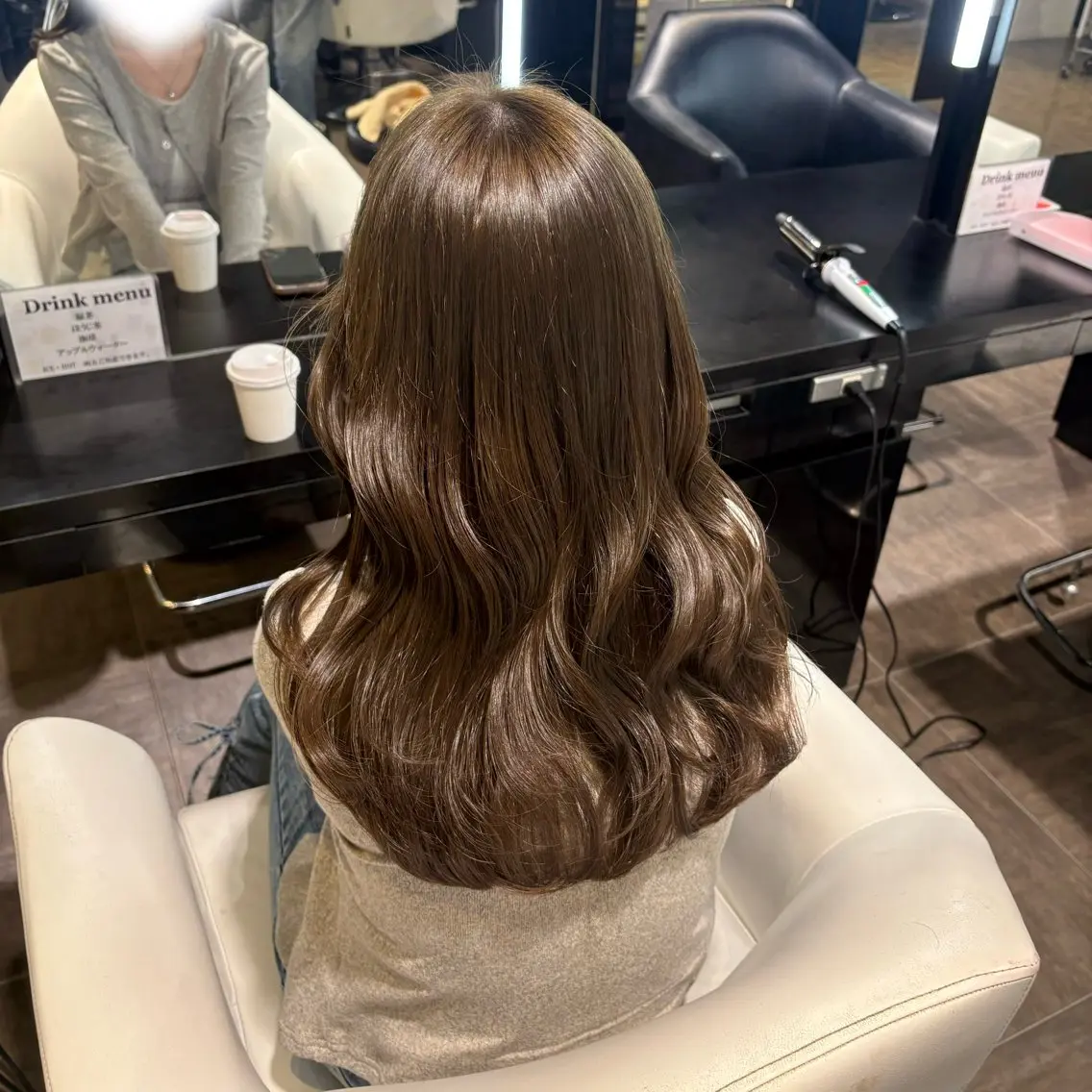 ロング カラー ベージュカラー ミルクティーベージュ 似合わせカット カット ヘアカラー トリートメント 🖤大人可愛い⌇ 𝐑 𝐈 𝐎🖤のヘアスタイル