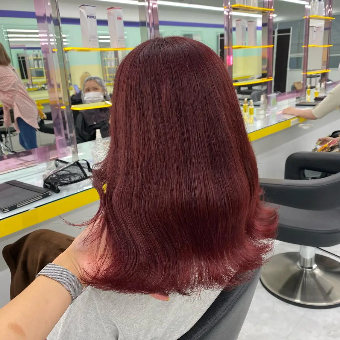 セミロング カラー ヘアアレンジ ヘアカラー トリートメント mai🍑暖色カラー /レイヤー💖のヘアスタイル