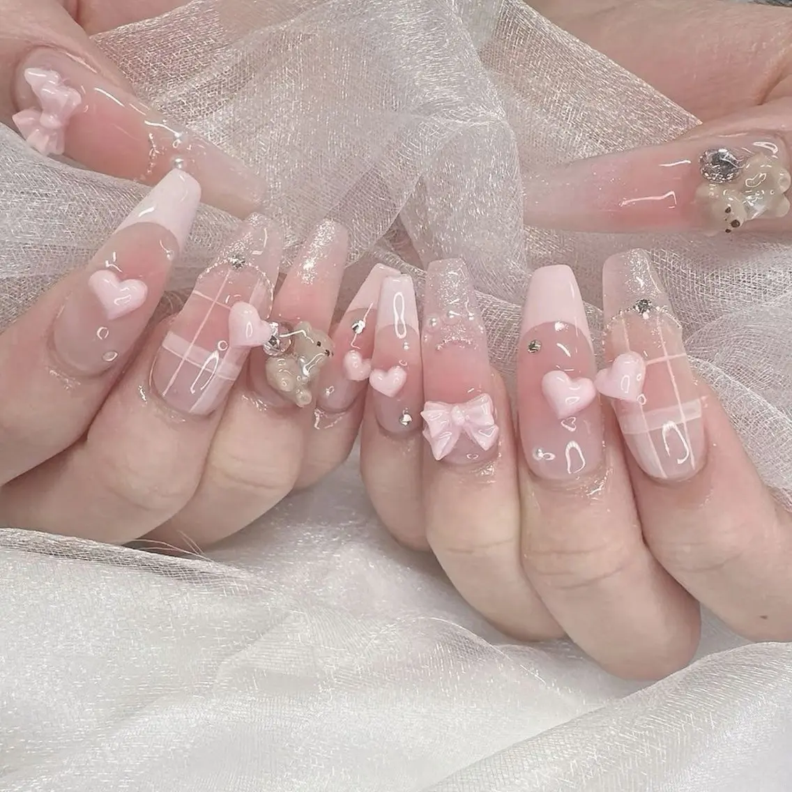 ネイル キラキラネイル 韓国ネイル 持ち込み ワンホンネイル ハンドネイル JOSIE nail studioのネイルデザイン