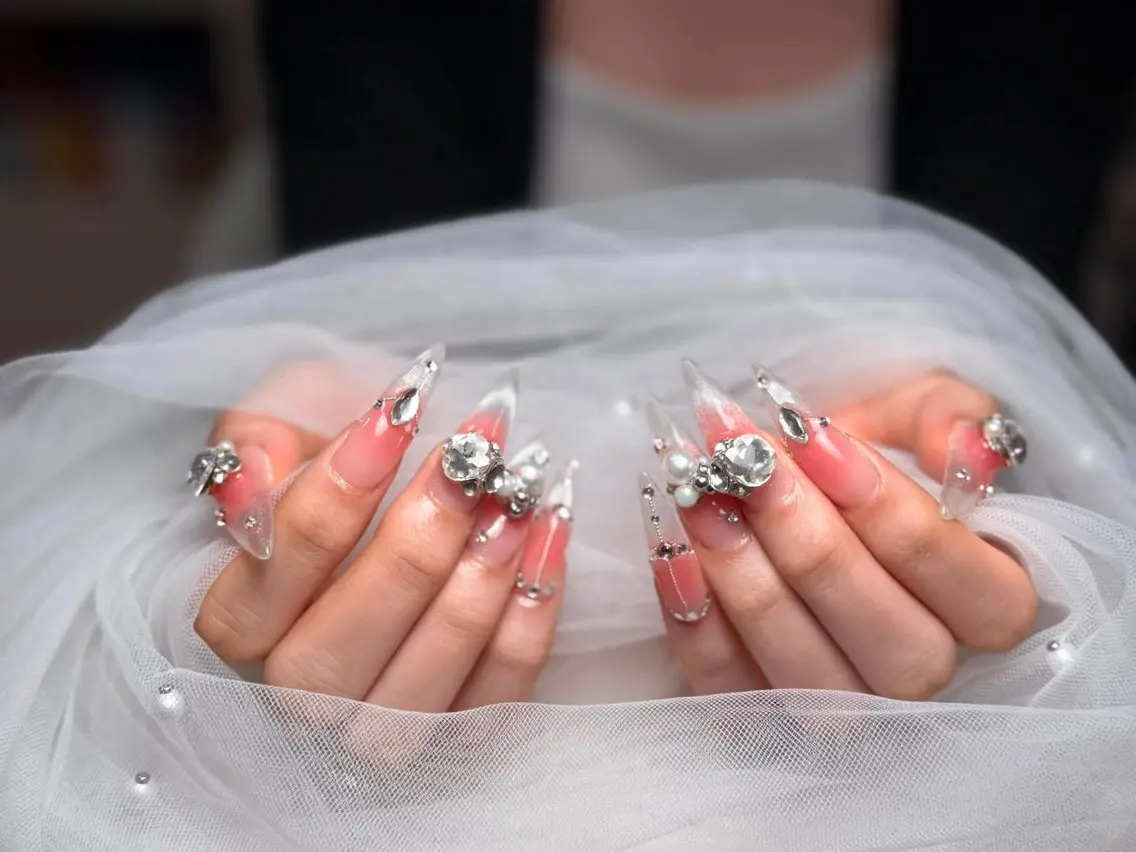 ネイル アートネイル 長さ出し ジェルネイル 韓国ネイル マグネットネイル ハンドネイル Cloudy Chan Nailのネイルデザイン