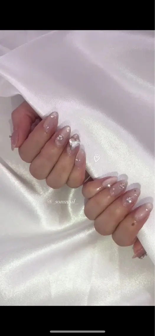 ネイル ジェルネイル キラキラネイル 韓国ネイル マグネットネイル ストーンネイル SOM NAILのネイルデザイン