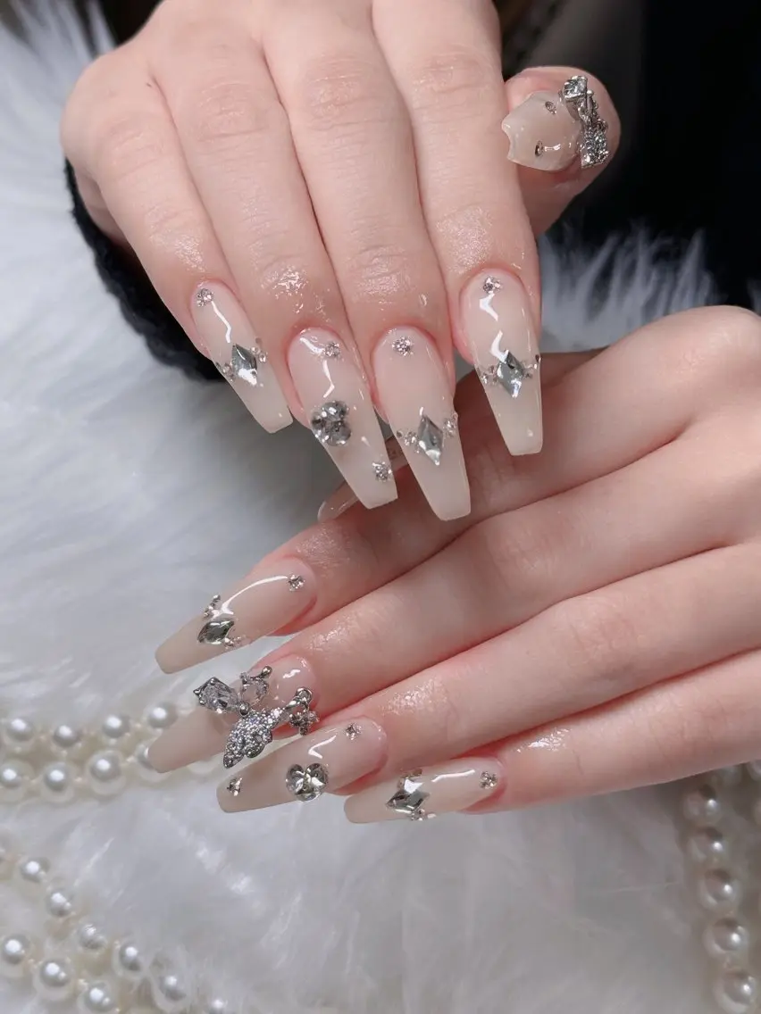 ネイル フレンチネイル ジェルネイル ハロウィン キラキラネイル 韓国ネイル H.baby Nail Salonのネイルデザイン
