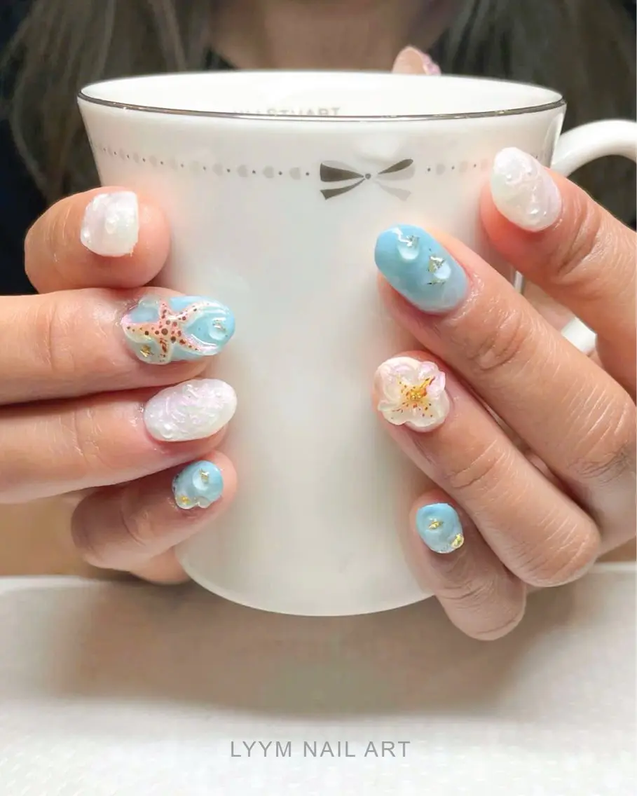 ネイル アートネイル ブルー 韓国ネイル ぷっくりネイル 夏ネイル ハンドネイル LYYM Salonのネイルデザイン