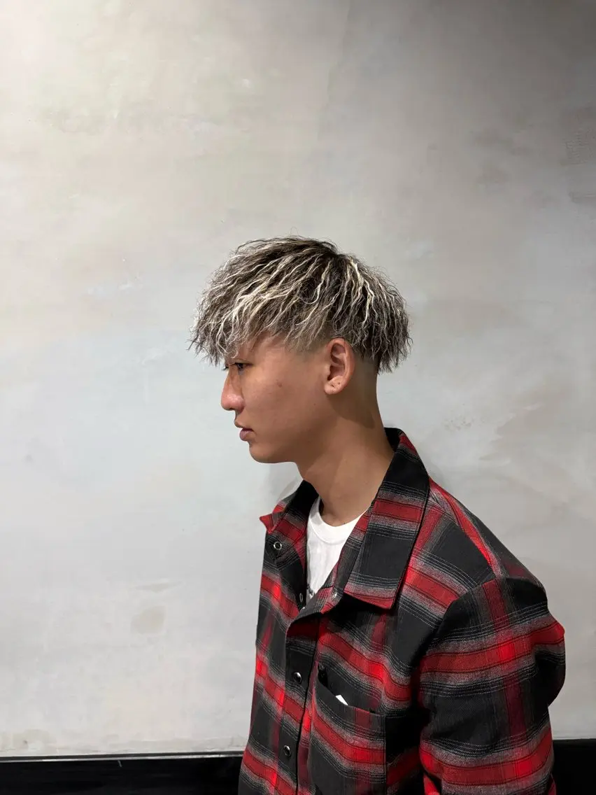 ショート パーマ メンズ メンズメッシュ メンズパーマ メンズツイストパーマ ツイストパーマ カット ヘアカラー パーマ 梶浦 旺大のヘアスタイル