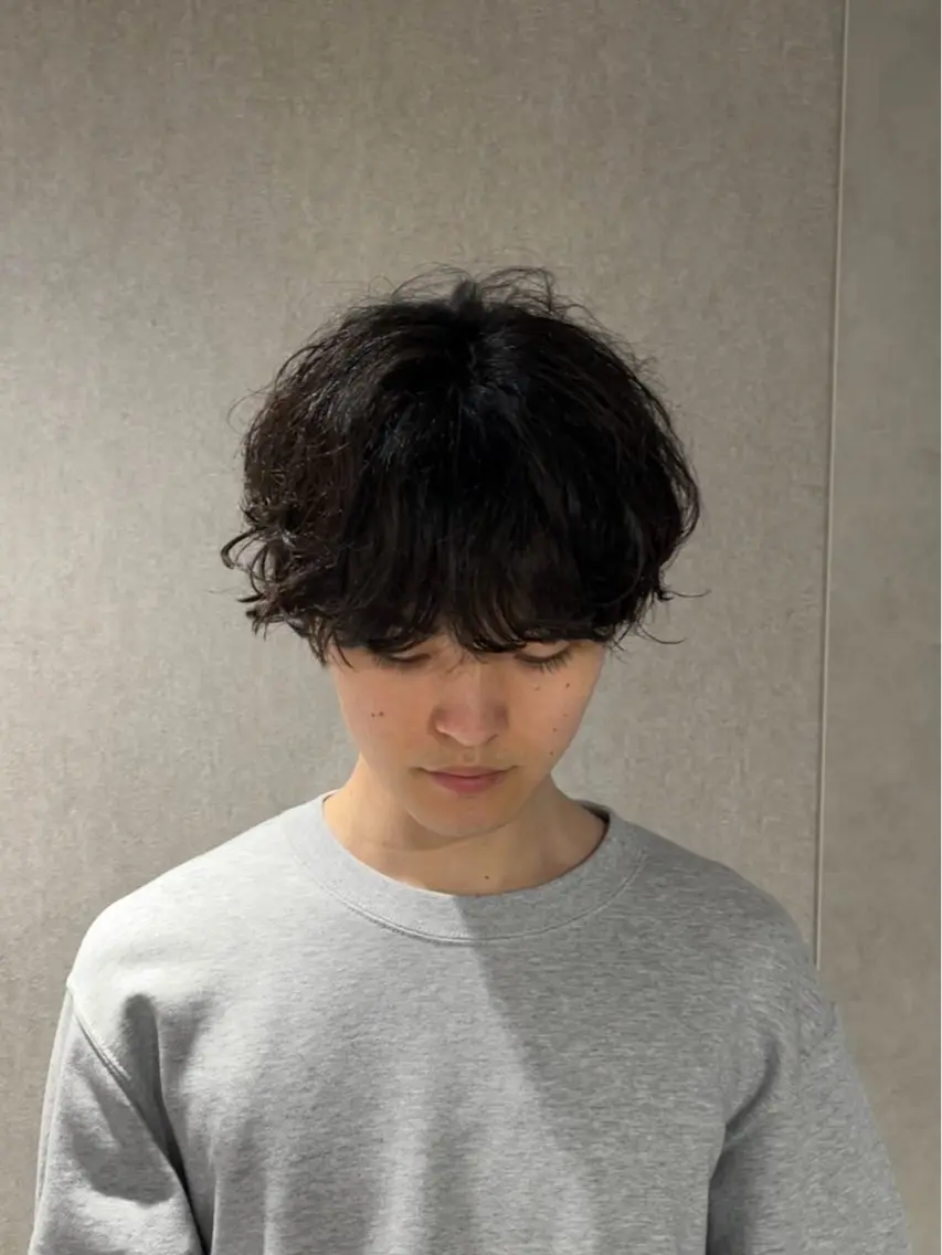 ショート カラー パーマ メンズ カット パーマ 【シャドウパーマ センターパート】義心のヘアスタイル