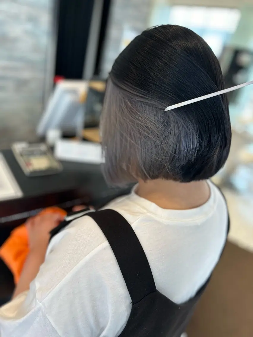 ショート 切りっぱなしボブ ボブ ヘアカラー カラーと言ったら SAWARAのヘアスタイル