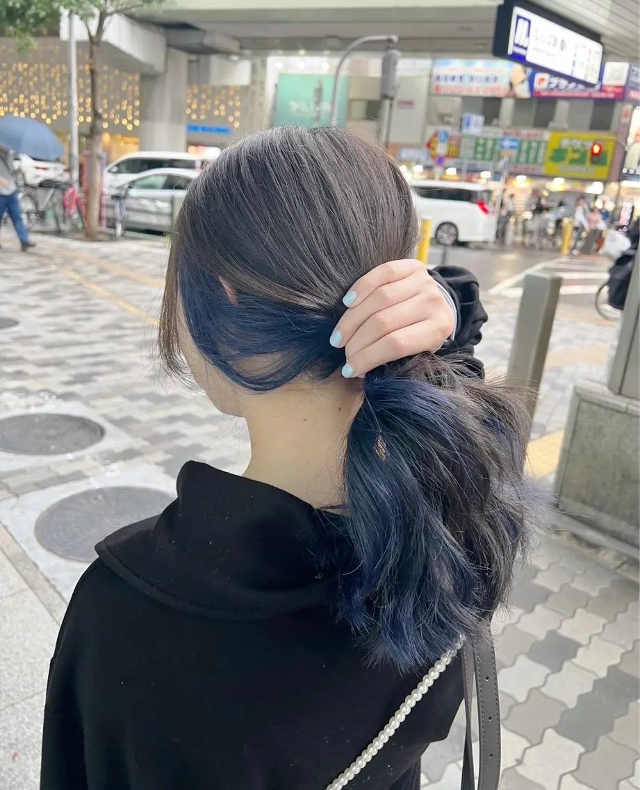 セミロング カラー ブルーカラー インナーカラー ネイビーカラー 指名数No.1 /NAOYAのヘアスタイル
