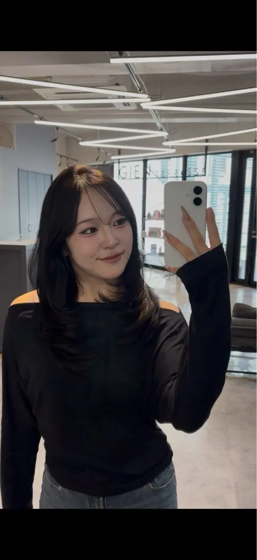 ロング 真下 瑞歩のヘアスタイル