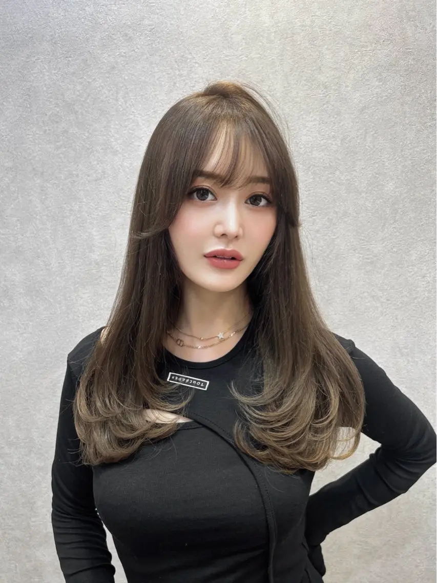 ロング カラー ヘアアレンジ グレージュ 韓国風ヘア レイヤーカット 🩷韓国ヘア/ヨシン モリ🩷Maikaのヘアスタイル