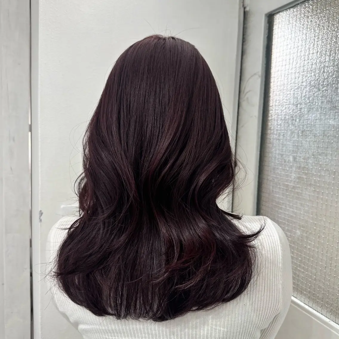 ロング カラー ブリーチ ボルドーカラー ブラウンカラー ダブルカラー ラベンダーカラー ヘアカラー 🤍韓国風hair Marina🤍のヘアスタイル