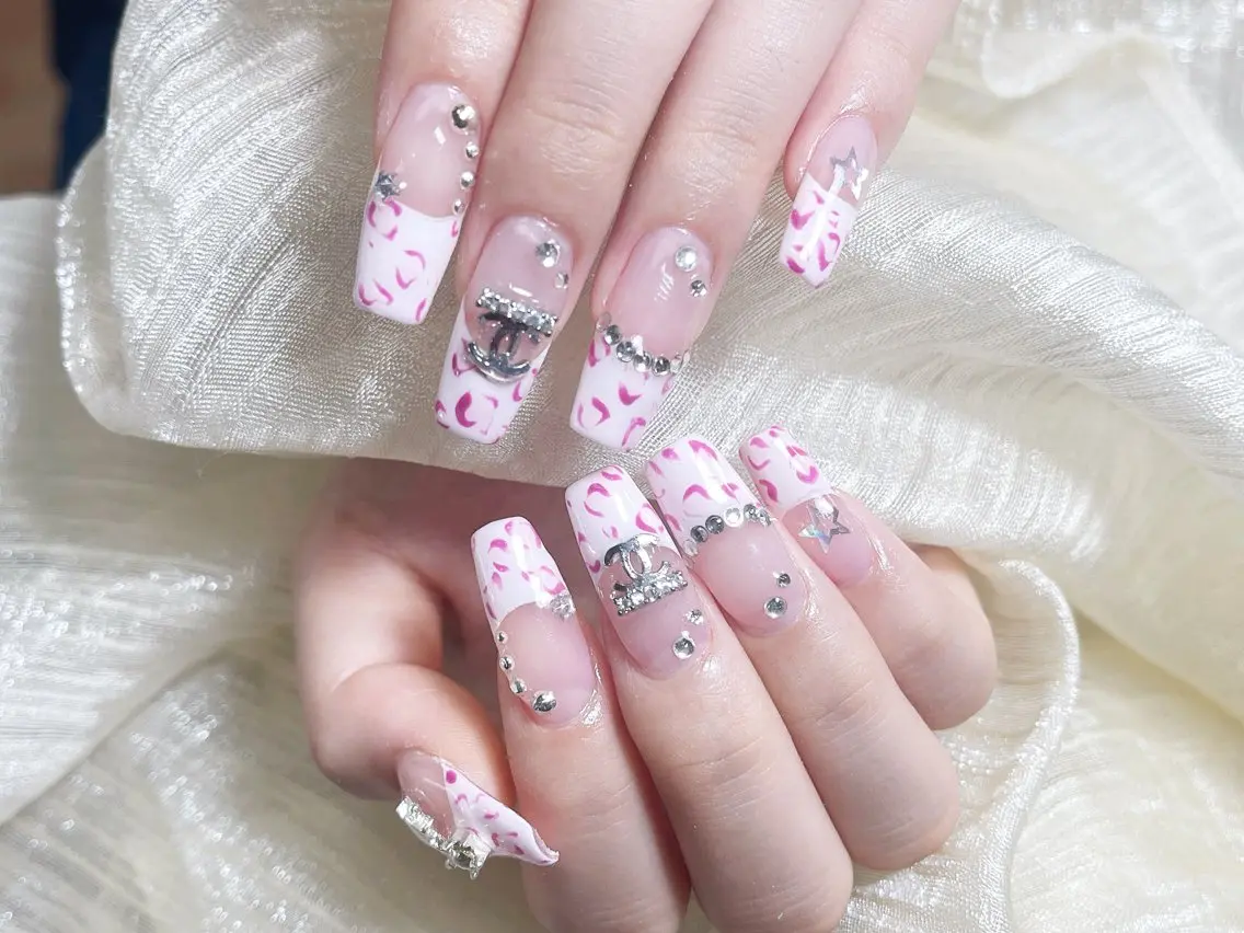 ネイル ハンドネイル 🎀ネイルサロン エクラYUI🎀のネイルデザイン