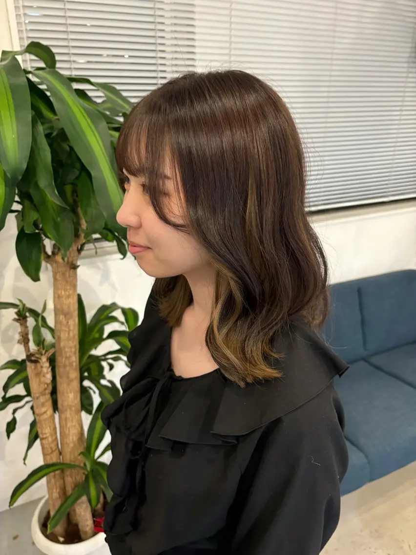 ミディアム カラー 渡辺 樹花のヘアスタイル