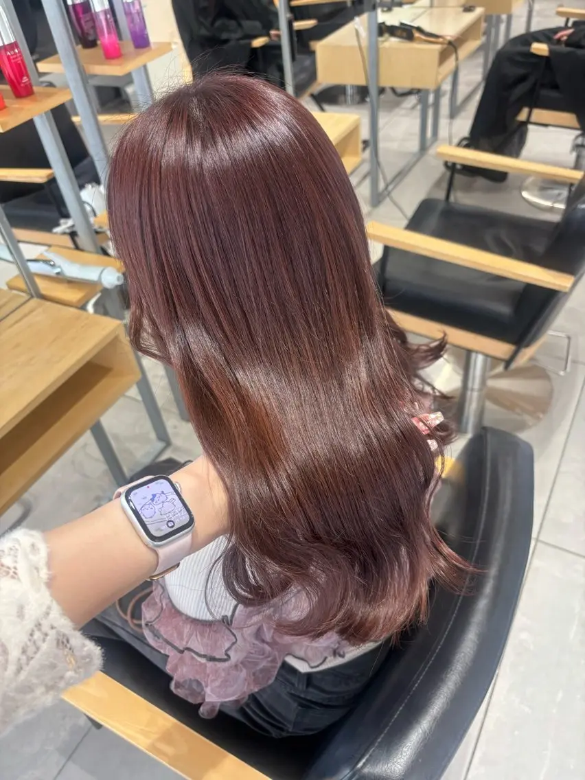 ロング カラー ヘアアレンジ ヘアカラー トリートメント ベージュ/グレージュ 🧸あやか/表参道のヘアスタイル