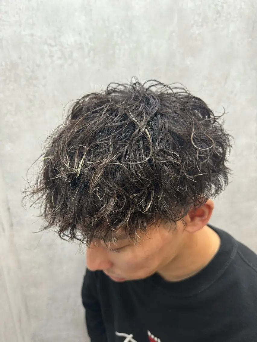 ショート パーマ メンズ カット パーマ 高井 柊のヘアスタイル