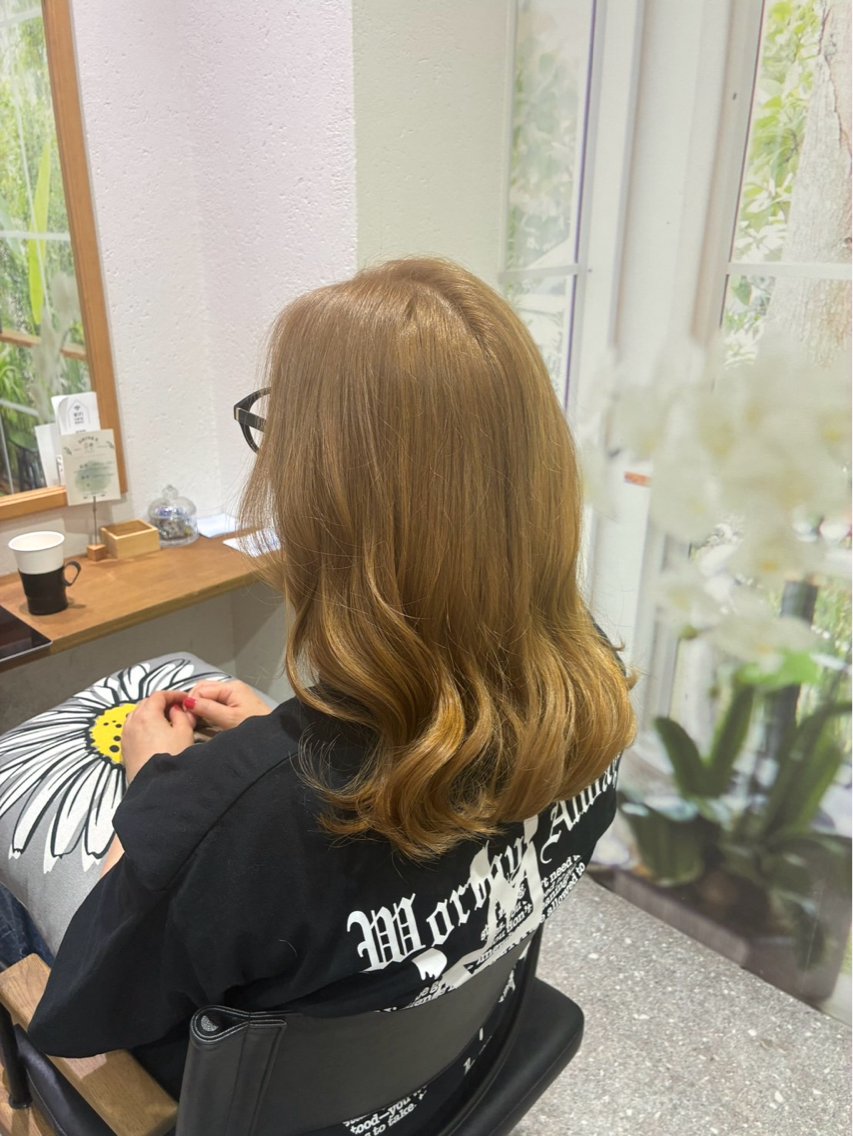 ミディアム ヘアカラー コシバ アイリ🪽のヘアスタイル