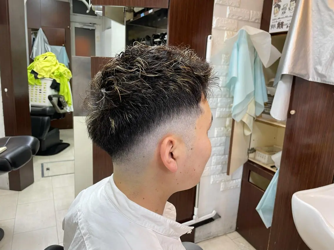 ショート メンズ フェードカット Kamiya's TOKYO 安孫子のヘアスタイル