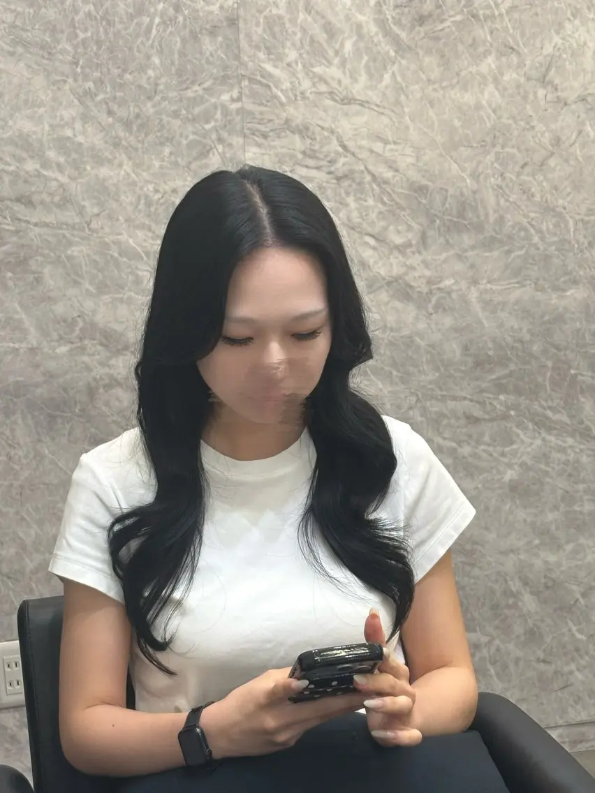 ロング カラー Core茶屋町 HINATAのヘアスタイル
