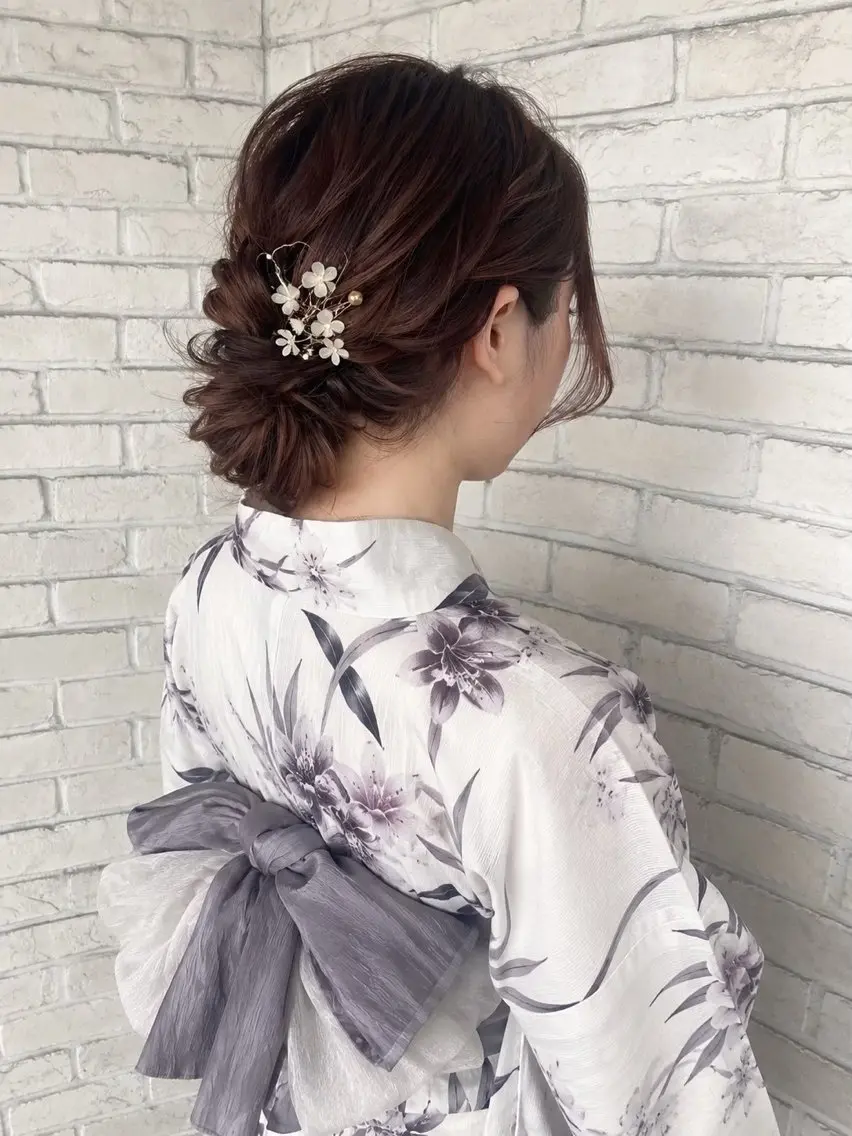 ヘアアレンジ 着付け あやか 白髪ぼかしハイライトのヘアスタイル