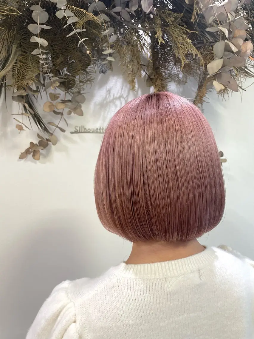 ショート カラー ブリーチ 透明感カラー グレージュ ボブ 小顔カット カット ヘアカラー silhouette シルエットのヘアスタイル